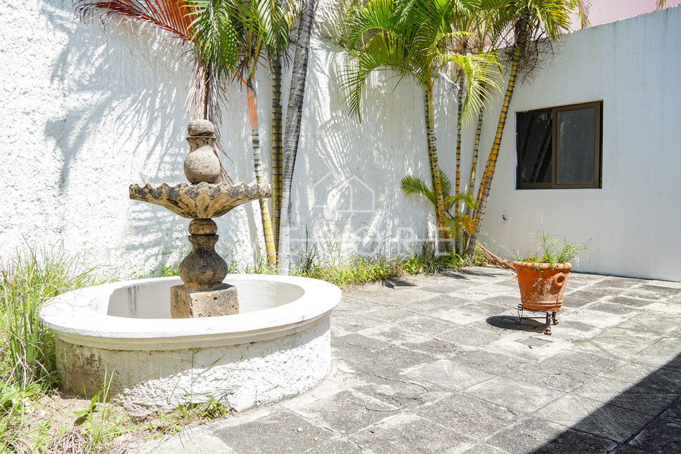 CASA CON OFICINAS EN RENTA EN EULOGIO PARRA, PROVIDENCIA, GUADALAJARA