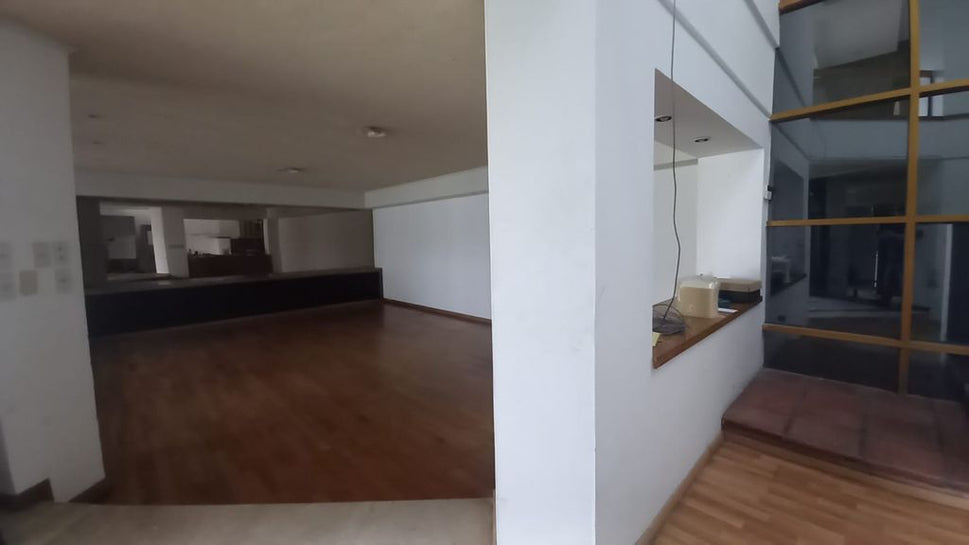 CASA EN RENTA JUNTO A PLAZA GALERIAS Y AV. VALLARTA PARA CASA HABITACION U OFICINA