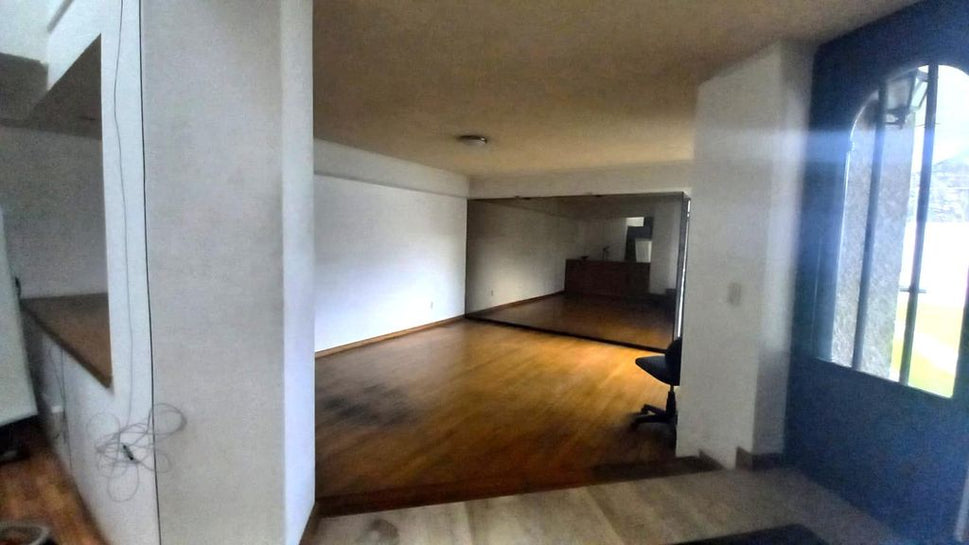 CASA EN RENTA JUNTO A PLAZA GALERIAS Y AV. VALLARTA PARA CASA HABITACION U OFICINA