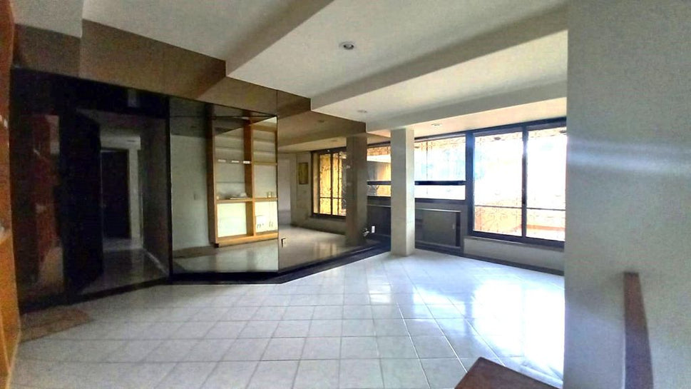 CASA EN RENTA JUNTO A PLAZA GALERIAS Y AV. VALLARTA PARA CASA HABITACION U OFICINA