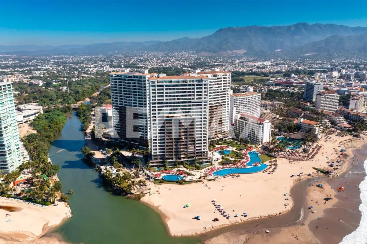 Av. Francisco Medina Ascencio, Las Glorias, Puerto Vallarta, Jalisco